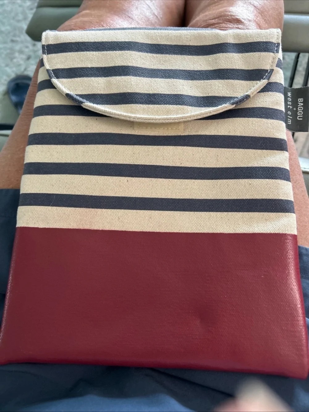 BAGGU Navy and Cream Striped Canvas Pouch with Label